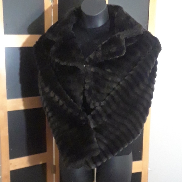 De'rothschild Vintage Faux Mink Coat - Picture 11 of 16